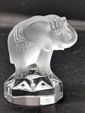 Goebel Crystal Collection Satin Art Glass Circus Elephant Figurine Paperweight